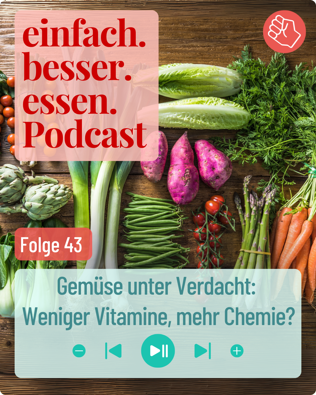 verschiedenes buntes Gemüse liegt auf einem Holztisch