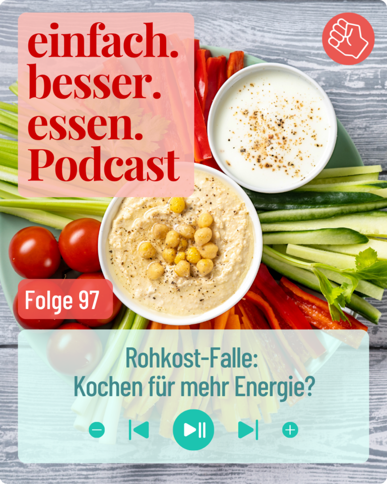Rohkost liegt auf einem Teller.